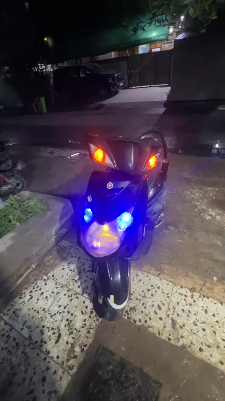 السلام عليكم سكنس فحل كابريتر الدراجه بيه تزويد من بره بوشه 59 ونص الدراحه هاون بيه قباغه مال كور رياضي اصلي جاي وياها بالرمبه وقبغ بانزين رياضي اصلي مال رمبه قطره دهن رياضي و ستاند علاك رياضي و كشن رياضي الدراجه كفرات بلادي كابريتر و كلجات بلادي بلادي الكهربائيات كله شغاله و بلاديه  بيه كتف رياضي اشاير الدراجه وياها منفي فيس للبيع و مراوس مكاني بغداد صليخ

 الدراجه فقط بيه صوت بالكلج الامامي


**إذا كنت صاحب هذا الإعلان وتريد حذفه لأي سبب، رجاءا أرسل رسالة إلى الدعم الفني**