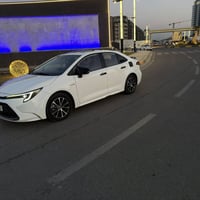 كورلا هايبرد ٢٠٢٤ للبيع مواصفاتها الفول معروفه السياره نضيفه وجاهزة  م...