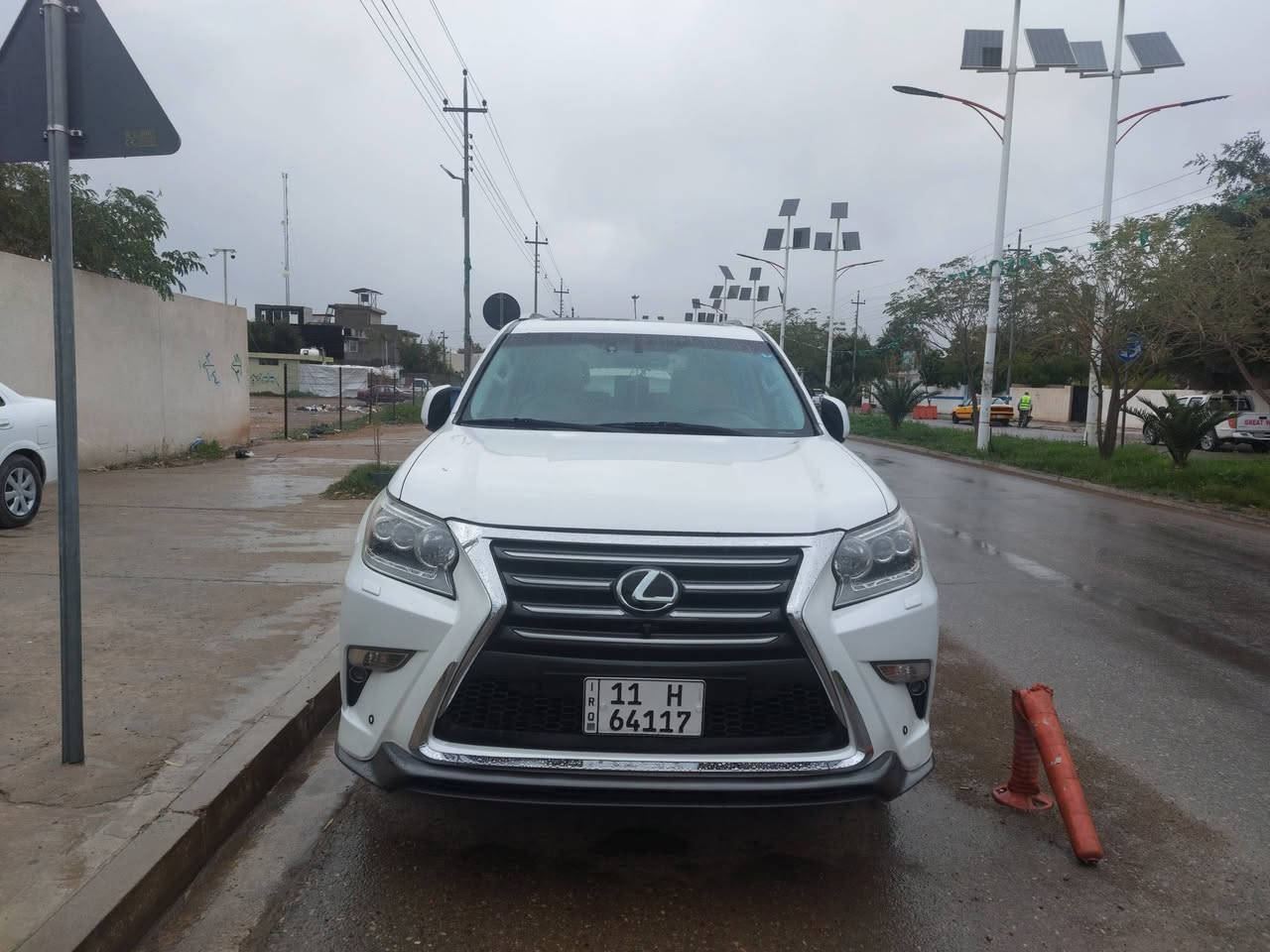 لكزز برادو٢٠١٤ رقم بغداد مكفوله بدون قطرة صبغ بس الدعاميات مصبوغة للجمالية للبيع او مرواس بلاندكروز او تاهو ***********
