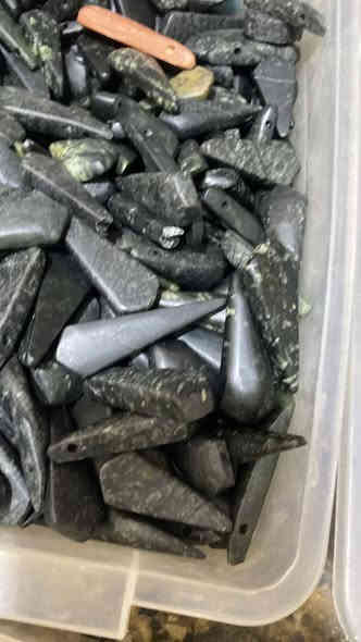 كلايد حجر عباس اباد جاذب المغناطيس سعر القطعه ١٠٠٠ دينار جمله فقط اقل طلبيه ١٠٠ قطع لصحاب البيجات لناس على باب الله الفحص أمام المندوب يوجد توصيل لجميع المحافظات رقم الحجز الواتساب ***********
