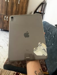 ايباد Air 4للبيع معليكم بل ربع 😂07715259439