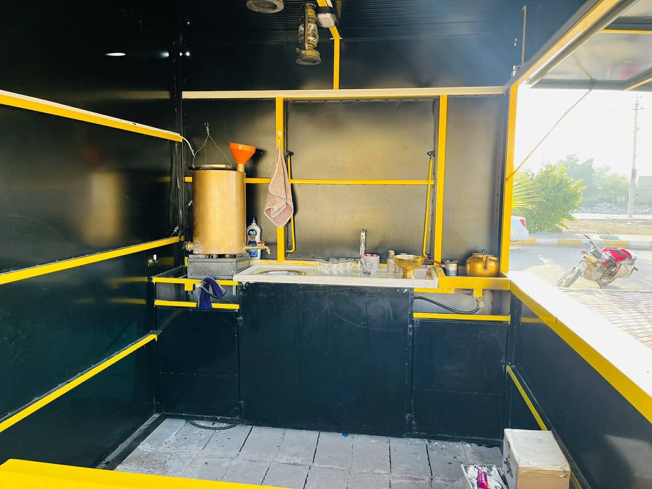 سڵاو ئەم کابینەیە بەردەستە بۆ فرۆشتن درێژی 2مەترو نیو پانیەکەی دوو مەتر نرخ ملیۆنیکو 600هەزار ژمارەی موبایل ‏‪0772 213 7093‬‏
