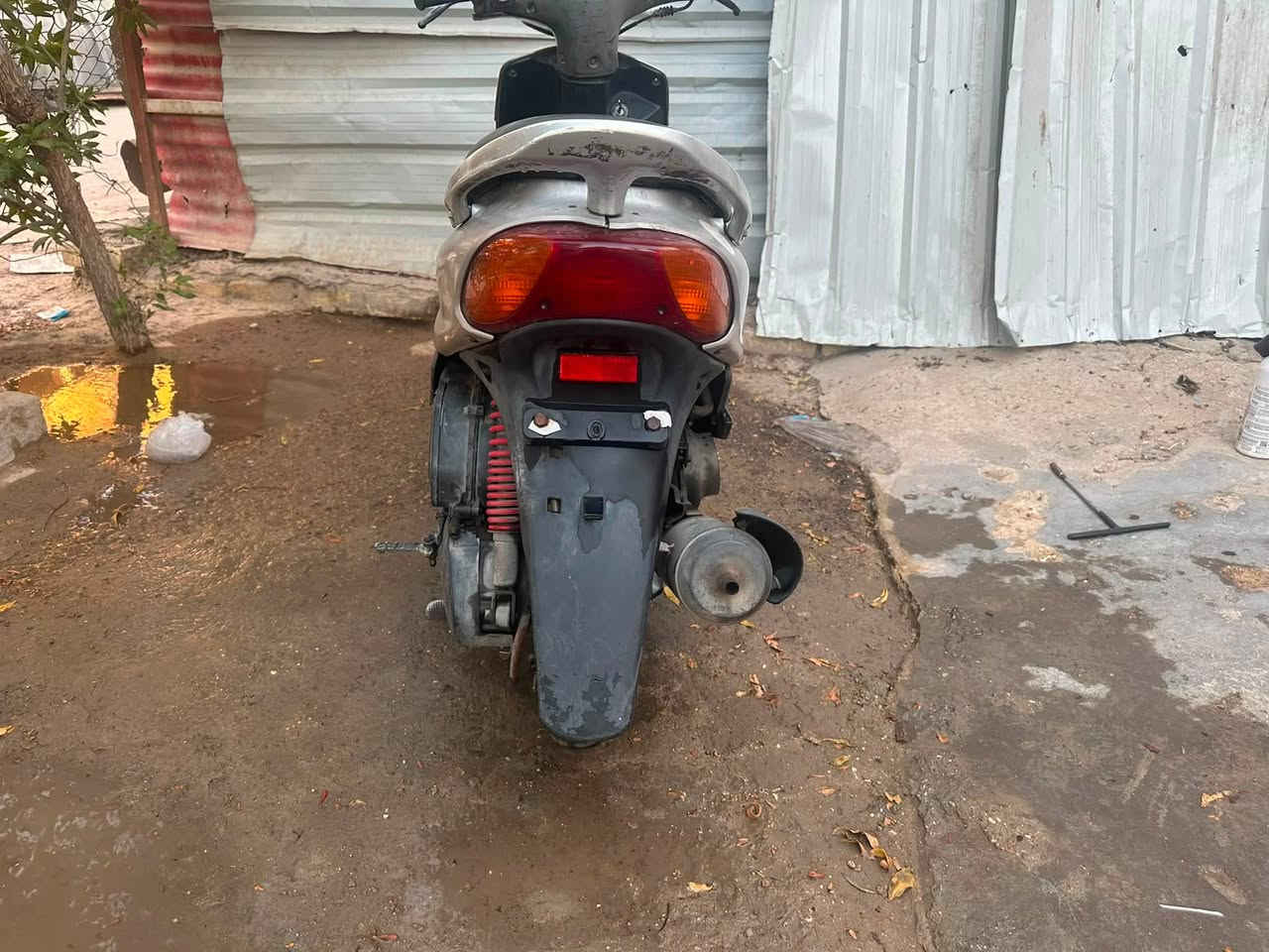 السلام عليكم شباب عندي دراجه ماكس قجمه ابيع كوم حديد فجه طفت دراجه نظيفه حلو السعر 250 وبيهه مجال الاستفسار الاتصال على الرقم *********** مكاني بغداد حي اور
