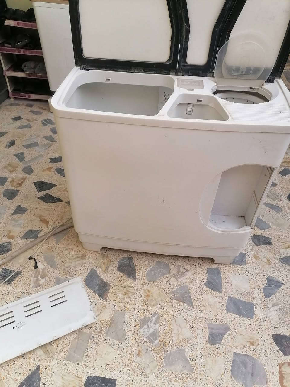 غساله ملابس شرط مطورت نحاس حوضين غسيل  وحد تنشيف   يعني 3 ماطورت بيع جديدة 90 بيه مجال عنوان موصل حي البكر،***********
