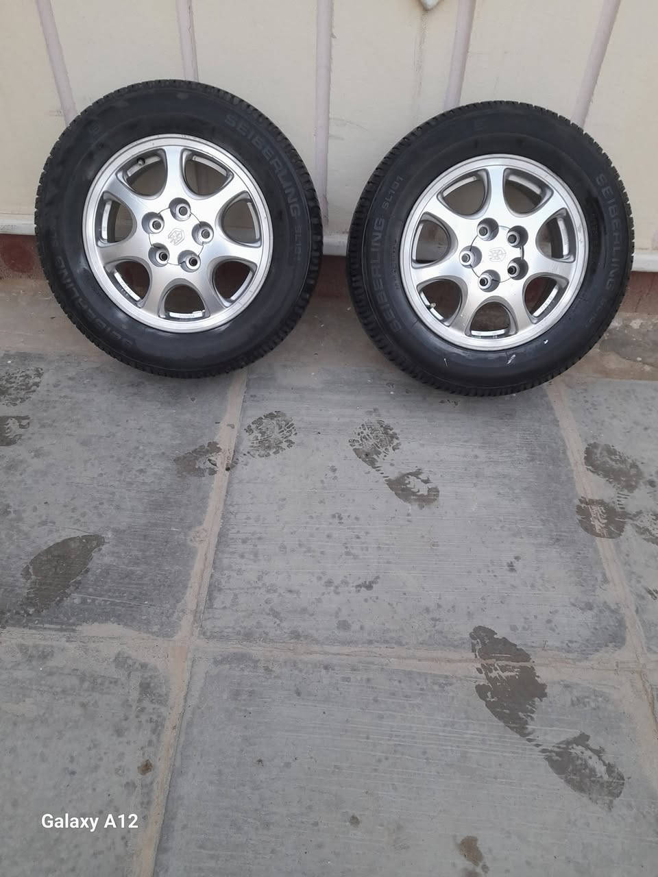 السلام عليكم ويل كب مارك نفخ هنه ولتايرات ٢٠٥/١٥/٦٥ العنوان نجف عباسيه للإستفسار*********** السعر ٣٥٠
