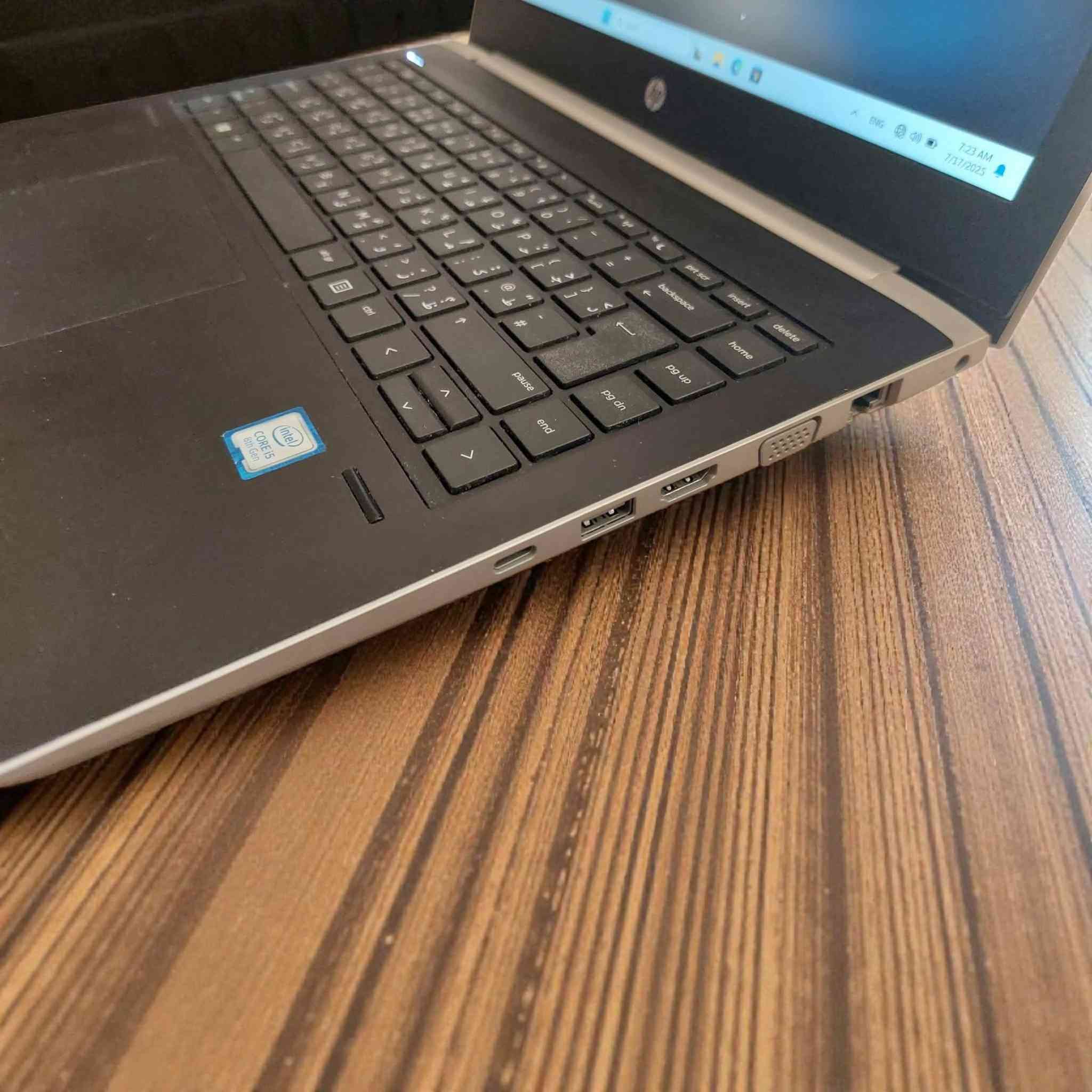 عرض خاص – آخر قطعة فقط 🔥
💰 السعر: 210 الف عراقي 

💻 Hp ProBook 430 G5 – الجيل الثامن

🔧 المواصفات:
✅ المعالج: انتل كوراي 5 – الجيل 8 – فئة U
✅ الرام: DDR4 – 8GB
✅ التخزين: SSD M.2– 256G
✅ كرت الشاشة داخلي: انتل كرافيس – 4GB 
✅ حجم الشاشة: 13.3 إنج
✅ النظام: وندوز 10 برو
__________________________________________________
🎯 مناسب ويشغّل:
📄 برامج الأوفيس (Word – Excel – PowerPoint)
🌐 التصفح، اليوتيوب، والدراسة أونلاين
🎨 التصميم الخفيف (Photoshop – Illustrator)
💻 البرمجة والمحاسبة
🏗 AutoCAD ثنائي الأبعاد (2D)
__________________________________________________
🔌 منافذ الجهاز:
2× USB Type-A
1× USB Type-C
VGA
HDMI
LAN (مدخل إنترنت)
مدخل سماعة / مايك
قارئ كارت SD
__________________________________________________
📦 الملحقات:
🔌 الشاحن الأصلي
🖱 ماوس
🎒 جنطة
🟦 ماوس باد
__________________________________________________
🛡 الضمان:
ضمان أسبوعين كامل استبدال في حال وجود أي خلل
🚘 التوصيل متوفر لجميع محافظات العراق
📞 للتواصل:
راسلونا عبر الصفحة أو واتساب 💬
📱 ***********
