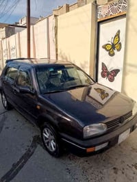 للبيع كولف نفخ موديل 93سياره بلاديه مصبوغه عام جماليه كير ومحرك كلو بش...