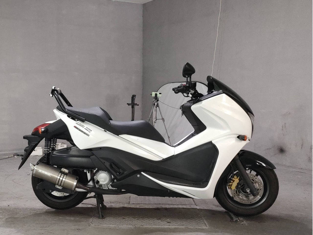 هوندا فاز
العدد 7 قطع 
عرض نهايته السنه 2025 
شرط كل دراجه وصور مزاده والك حق الزبون يطابق ممشاهه  
سعر القطعه 17 
اخوكم علي مدلل 
***********
