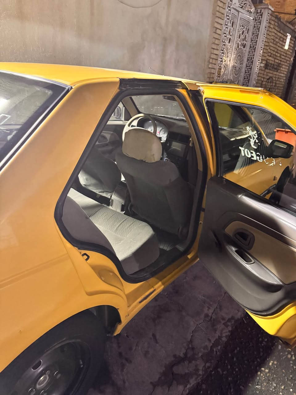 بيجو 405 موديل 16 سياره بيه بنيد مبدل وبيه خياس بسيط وجراد الباقي مكفوله سياره بديه حلو مكينه جديده هسه شاده كير فرنسي تخم تاير جديد حدايده جديده كله جديد تبريد ويه سويج سنويه 29 سعر 39 بيه مجال بسيط ميسان قطاع 28 ما متواجد ع فيس *********** عمارة, ميسان
