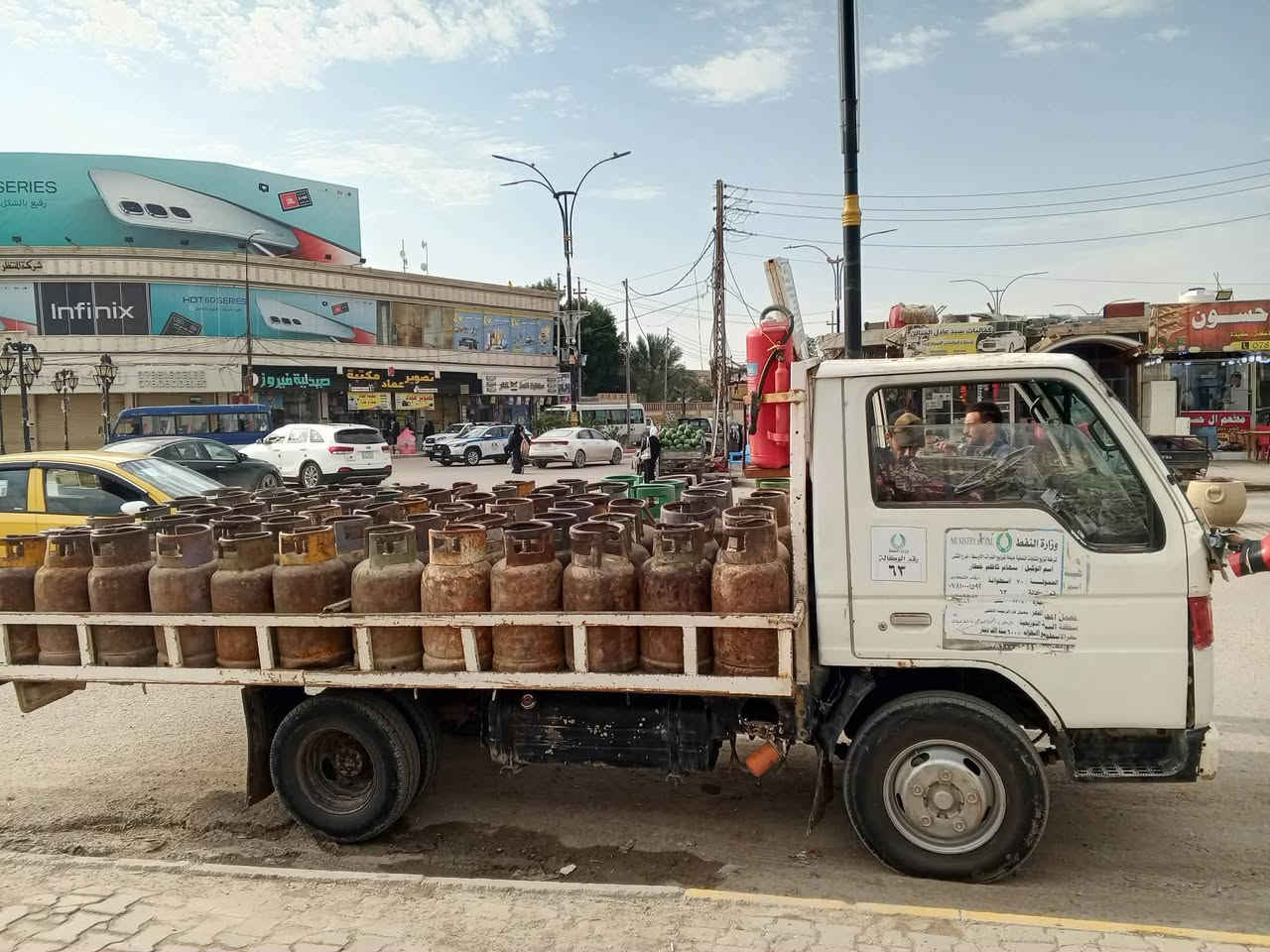 سلام عليكم سياره مال غاز للبيع تاخذ 70 قنينه مكاني الرميثه منطقتها بنعارض والخزائن  الاستفسار ***********
