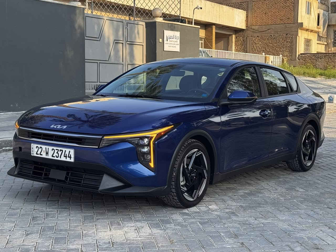 السلام عليكم k4 شكل جديد فئه سياره Ex محرك 2000 دوش المواصفات رادار امامي / رادار جانبي/ نقطه عمياء/ تحديد مسار / تحكم ستيرن/ دفئه كشن / دفئه ستيرن/ شاير بلمري / تبريد قطعتين/ سياره بدون صبغ كفاله بدون يرباك بدون دواخل صور حادث بلمنشور فقط دعاميه صبغ سياره ماشيه 2000 بعده زيرو مابيه اي نقص رقم اربيل تريد تحويل تريد وكاله مكان سياره الكاظميه شارع اكد سعر 178 وبيه مجال قليل الاتصال *********** سياره موديل 2025
