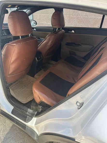 سبورتج خليجي  للبيع 
رقم بغداد 

موديل ٢٠٢٠  نص مواصفات

السيارة ماشية فقط ٥٧ كم 

السيارة مال جناي مكفولة عده رصعة بالباب الخلفي عكس السايق موضحة بالصور وشك بسيط بالدعامية ومصلح كامل 

مواصفات السيارة

حساس امامي 

حساس خلفي 

شاشة اندرويد

الداخل حمصي جلد ومخمل 

اريل نفكيتر

المري شفط 

اشاير بلمري 

٣ انضمة قيادة 

تبريد قطعتين امامي وخلفي  

فول تحكمات ستيرن

بلوتوث

كروس سرعه

يدات نيكل 

 ممفتوحات السويج الثاني الكتلوكات 

*تخم تايرات جديد

والتحويل ثاني يوم مرور الطوبجي 

السيارة سعره ٢٠٨ بيها مجال بسيط
عوناني بغداد علي الصالح 
***********
 
‭‭٠٧٧١ ٠٠٢ ٤٦٥٩‬
ميعجبك السعر اعبر المنشور رجاءً
