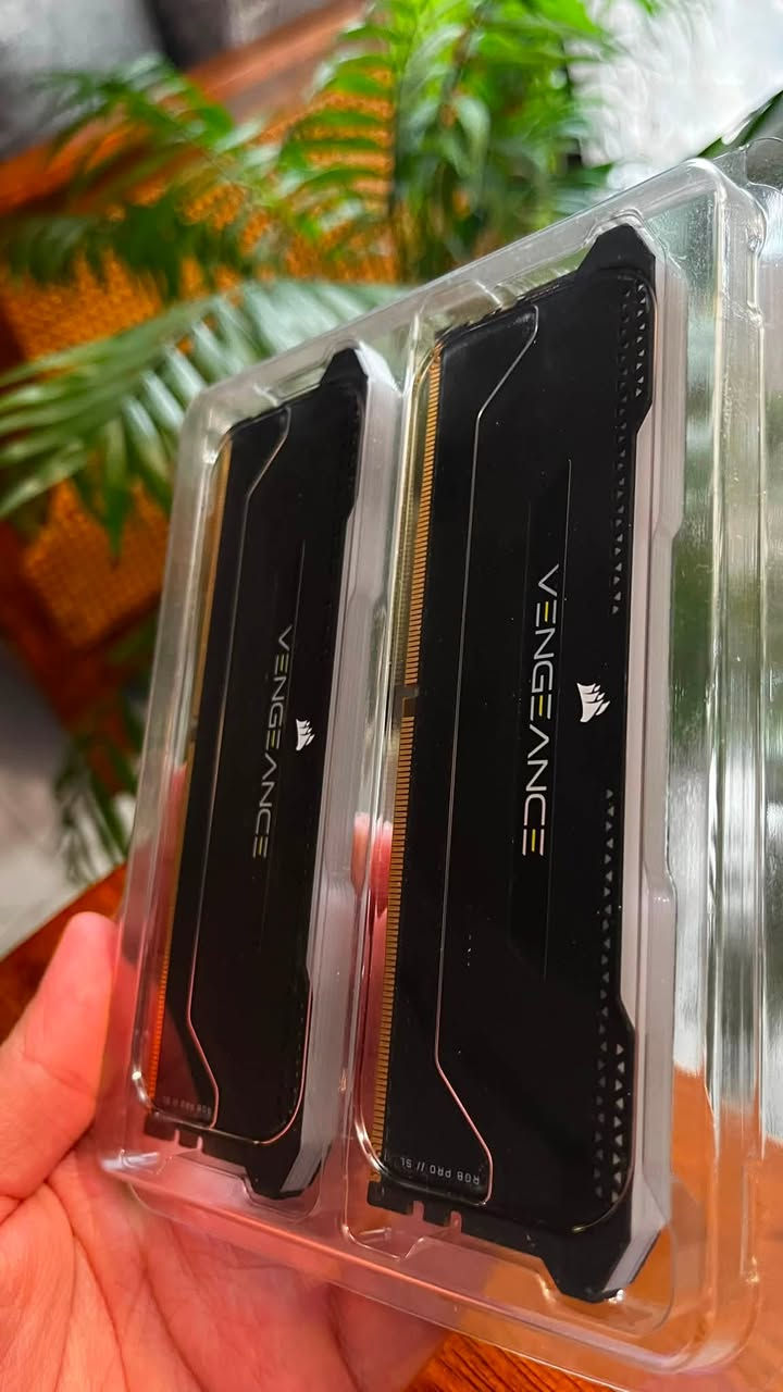 السلام عليكم
رامات corsair vengeance RGB pro SL 3600mhz cl18 2x8Gb للبيع
القطع كلش نظيفة بدون اي خدوش مع الكارتون ضمان 6 اشهر 
سعر القطع حتكون 150 الف 💵
متوفر توصيل 🚚 لجميع محافظات العراق
العنوان 📍بغداد/حي الجهاد-مركز غياث ستور 
للاستفسار
اتصال ***********
واتساب 🍀 ***********
