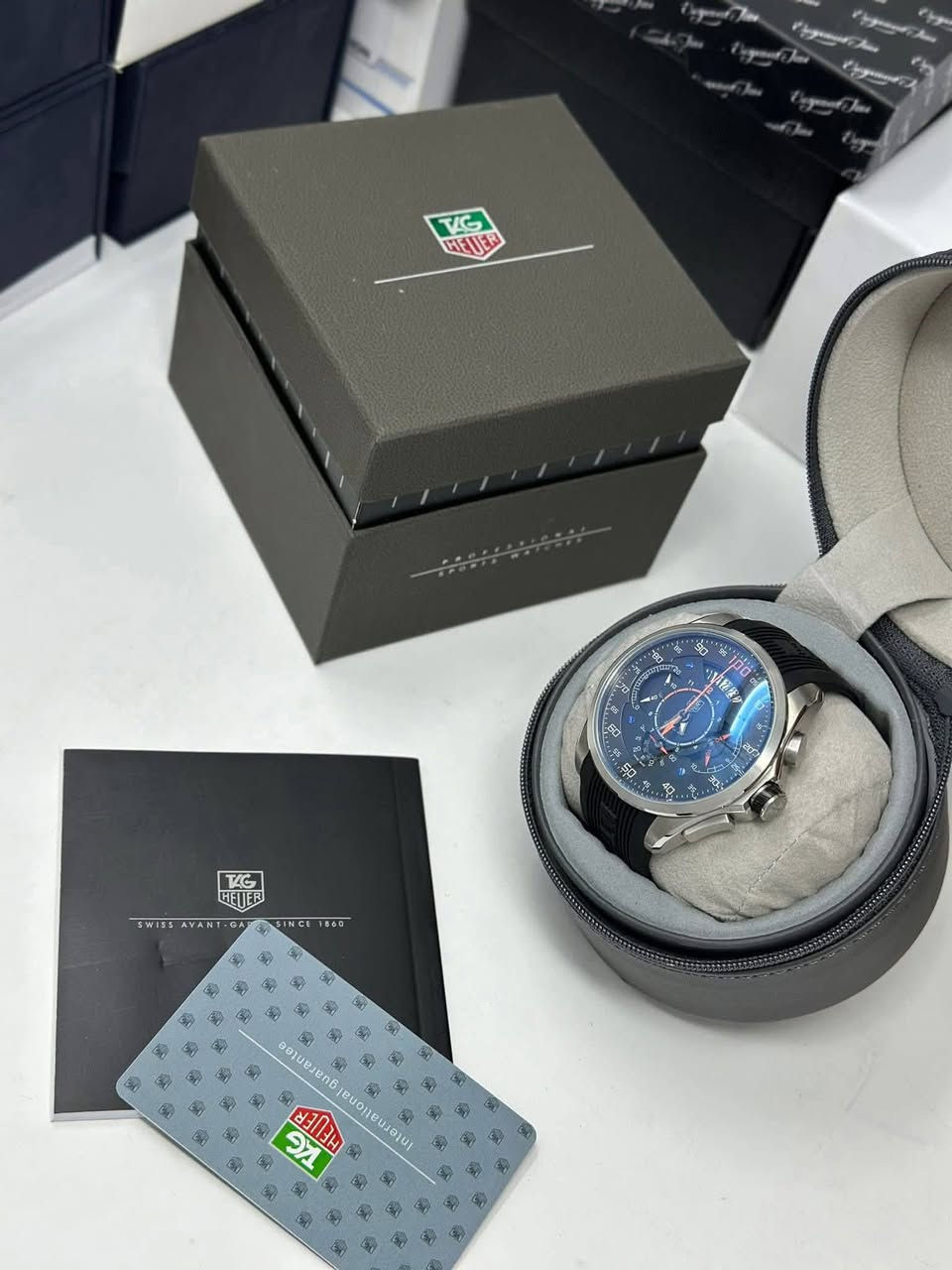 تاك هيور sls
ساعه راقيه سناتر  شغاله..
سير ربل …مختم من كل جهات 
ضد الماء ،،مع علبه ملحقات كامله الاصليه كارت ضمان 
السعر35الف  مع توصيل


**إذا كنت صاحب هذا الإعلان وتريد حذفه لأي سبب، رجاءا أرسل رسالة إلى الدعم الفني**