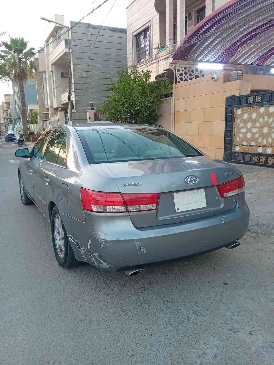 السلام عليكم سوناتا مقدس 2007 وراد أمريكي كلين بدون حادث بيها بارد يم القبق مال بالزين و محرك 6سلندر 3300 رقم بغداد بسمي تحويل ثاني يوم وبيها نواقص قليله السعر 100$ بيها مجال 
الاستفسار ***********/***********
