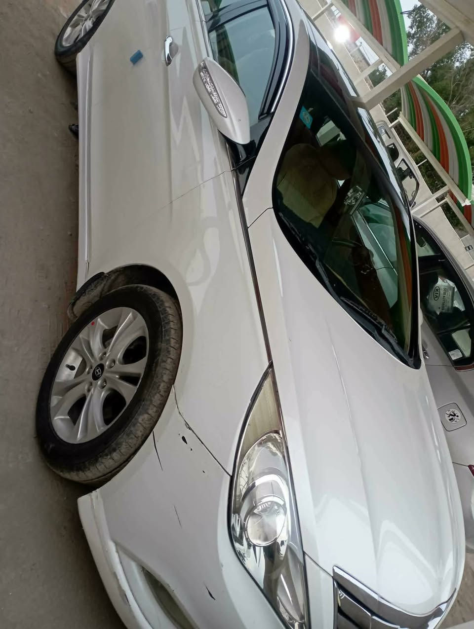 سوناتا خليجي12 ابيض فول بصمه بغداد بنراما السياره خليجي فومواصفات بسمنه السنويه 270مكينه كير  تخم تاير باتري  غرفه كله لك بشرط السياره بيه شبرين بلهلال الجاملغ الوره اليسر بدون داخل //بابل الشوملي
السعر113وبيه مجال بسيط اتصال***********
