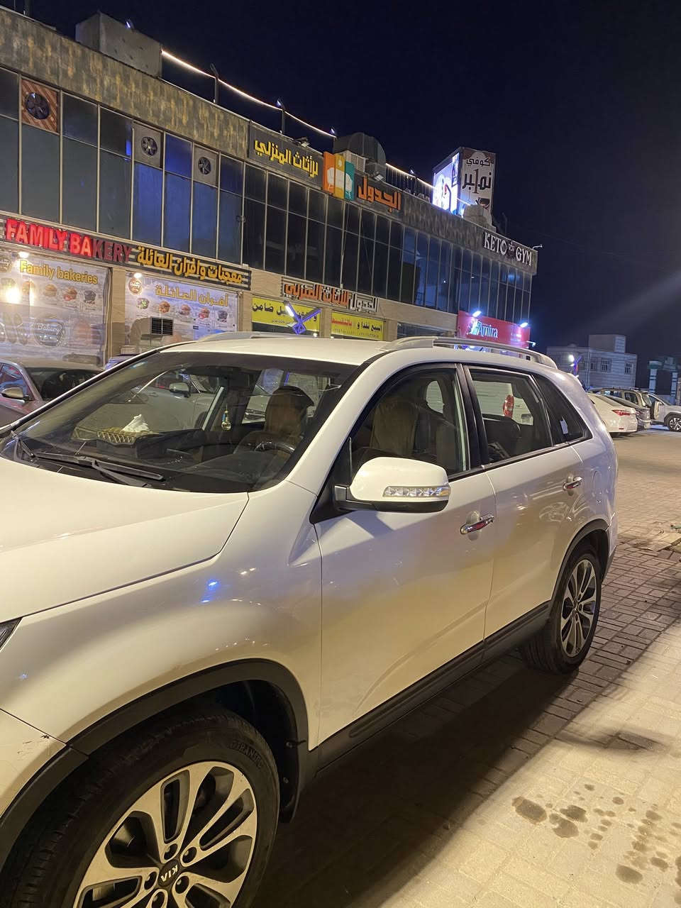 السلام عليكم
سورنتو موديل 2015
استلام شركة دوليه 7راكب 
محرك 2400
بيها تكحيل اثر شخوط جاملغ خلفي 
كير محرك فول 
3 قطع تبريد تتدفه فول 
تحكم ستيرن 
مري شفط  
اشاره ترحيب 
لايت لد  
ماشيه 104
رقم بغداد 
مكاني بغداد الدوره 
باسمي ثاني تحويل
السعر 155 بيها مجال بسيط حك الجيه 
الرقم ***********
مكلف بلنشر
