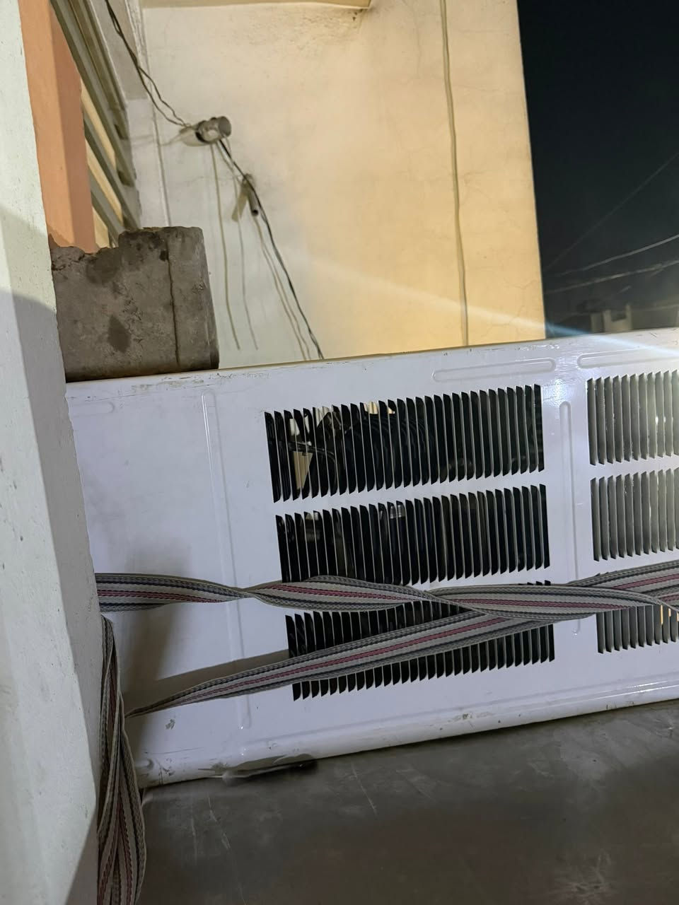 سلام عليكم مكيف نضيف للبيع مستعمل نضيف للبيع الله شاهد نضيف اني محتاج او اريد ابيعة تجي تفحص او تاخذة
***********
