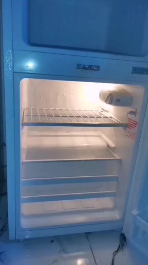 ثلاجة صغيره مستخدمه5اشهر زلق مابيها ولا داخله تصليح ب60مكاني الشطره الشراي يجي خاص


**إذا كنت صاحب هذا الإعلان وتريد حذفه لأي سبب، رجاءا أرسل رسالة إلى الدعم الفني**