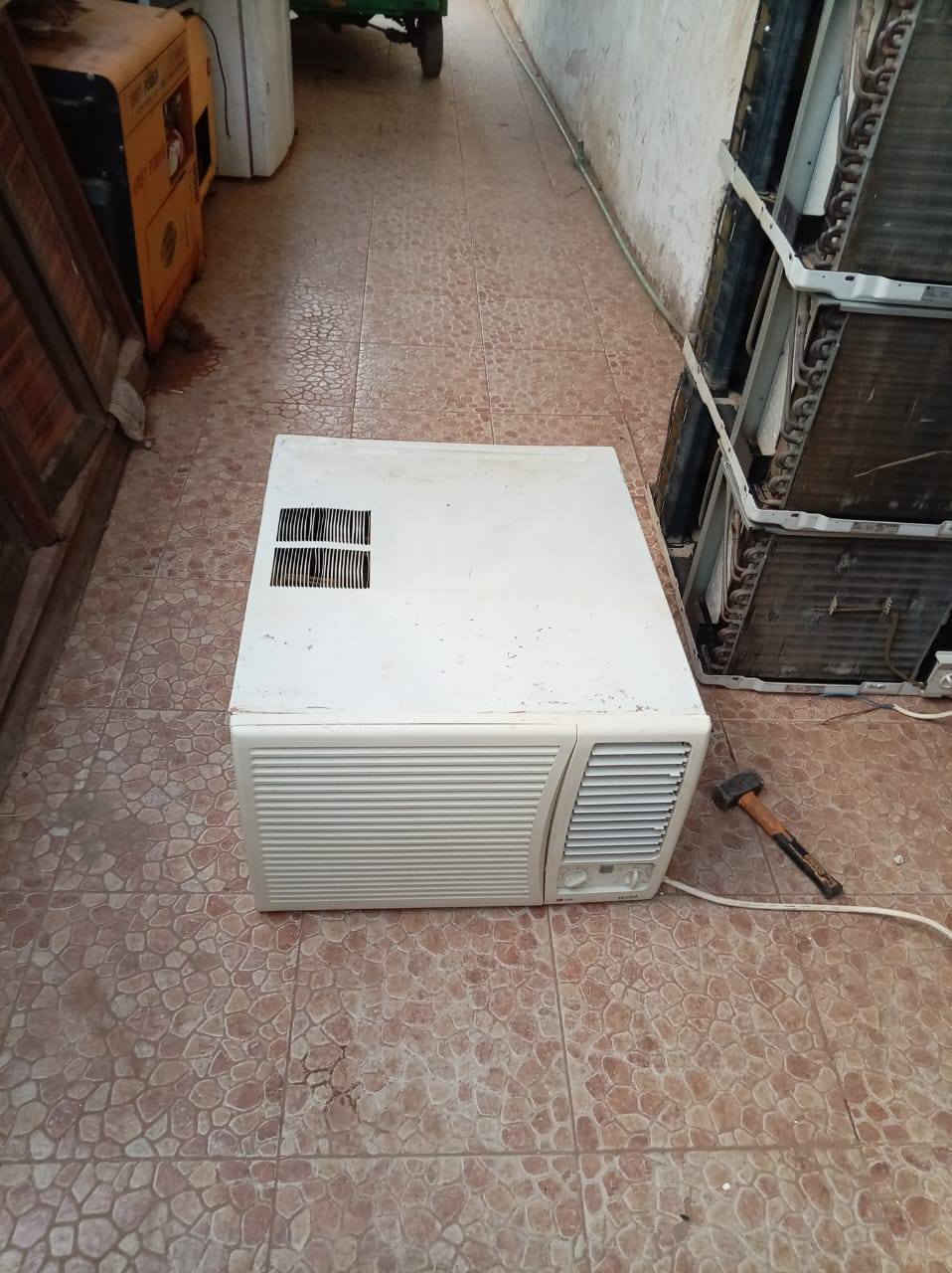 للبيع العاجل مكيفات ال جي 
فريون شباك 18 وحده 
مكنه لوتري اقتصادي 
السعر 850 تفاوض بسيط 
للاتصالات 0919606458//////0128846325
استخدام شهر فقط شبه جديده


**إذا كنت صاحب هذا الإعلان وتريد حذفه لأي سبب، رجاءا أرسل رسالة إلى الدعم الفني**