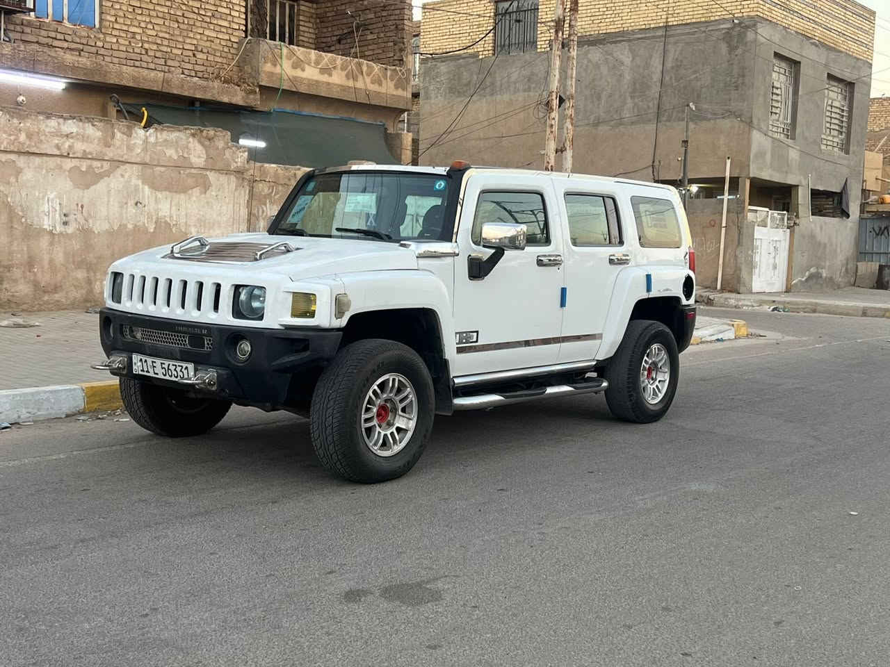 سلام عليكم لل بيع همر H3 لون ابيض خليجي كفاله عده قبق صندوك بي نص صبغ محرك قبل ثلتيام شاده حاويه رقم بغداد دولي بسمنه  سياره فقد حداديه ٦٠/١٠٠ لخلفيه لبقيه جهزه عنوان بغداد لل ستفسار نتصل ***********
