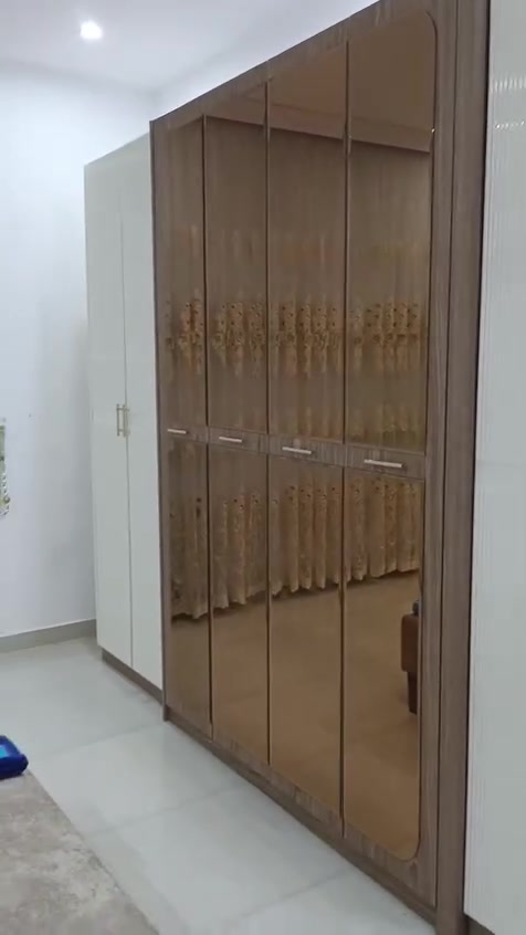 سبلت اول بارحه شدو ابيع ٦٠٠غرفه صيني ماخذينه ب٤ونص يردونه مليون ونص ***********
