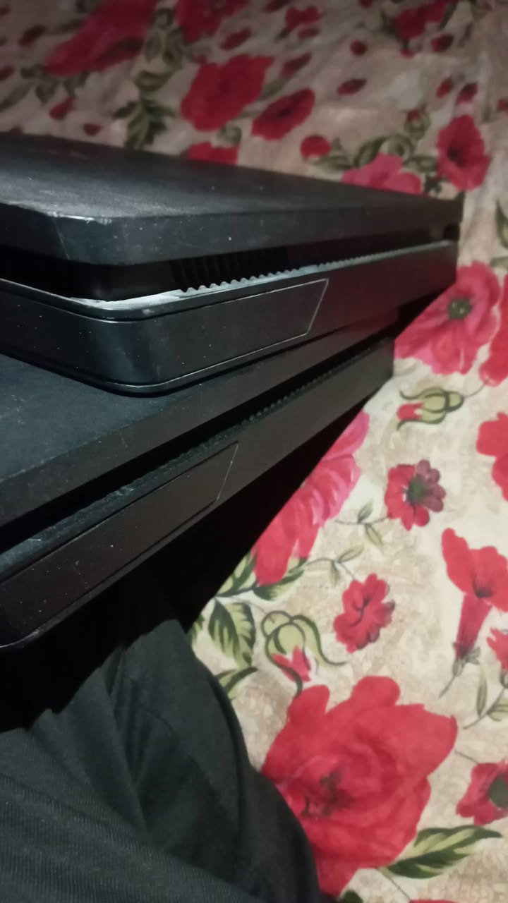 سلام عليكم شباب بليات فور سلم ثنينهن للبيع اونلاين ثنينهن انضمه 13.50 ذاكرات 500 كل واحد ويا يدة اصليه ابيع ثنينهن فقط واحد مابيع ابيع شلع سعر 450 بيهن مجال للشراي والي يشوف سعر غالي خلي يتوكل لا يجي رقمي *********** بيه واتساب اني خادم   مكاني بغداد الامين ثانية ثنينهن بيهن العاب

