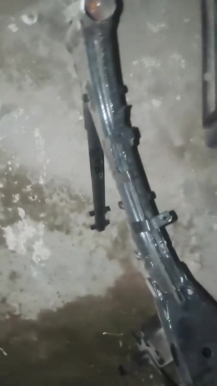 شاصي للبيع اوراق سكنر موديل 2026 مضروب من وره وبي عواج من كدامك مثل ماشوف بل صورهه سعرهه 110 وذبلك شكد مايطلع فلوس تعديلهه عايل وياكم بشي بعد اني 💔😅


**إذا كنت صاحب هذا الإعلان وتريد حذفه لأي سبب، رجاءا أرسل رسالة إلى الدعم الفني**