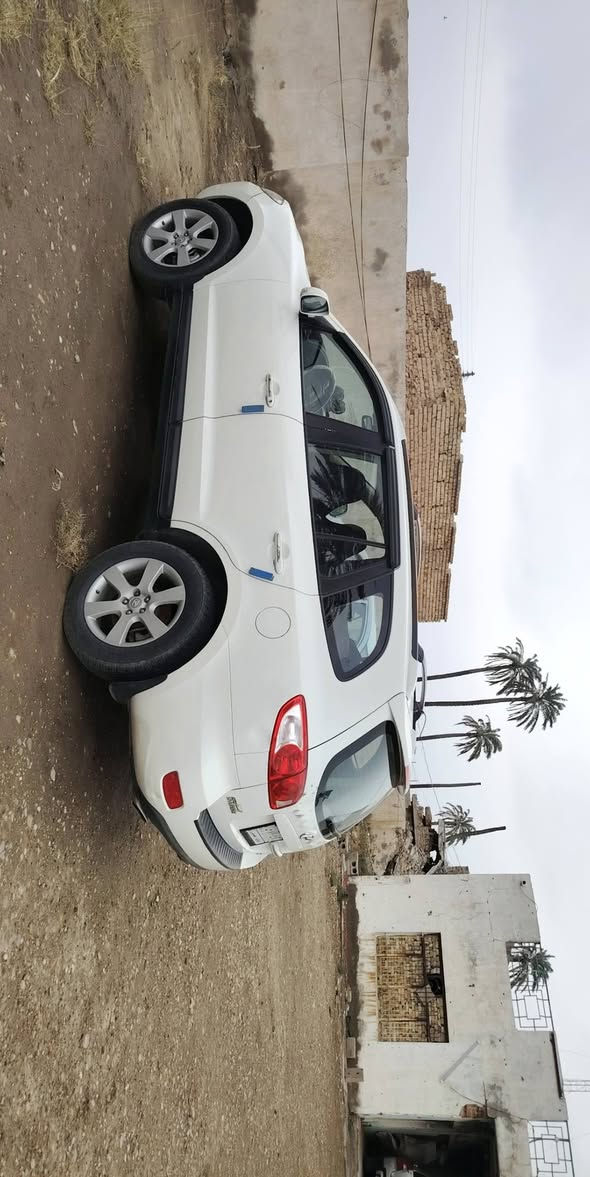 السلام عليكم سنتافي ٢٠١٠ خليجي مكفوله كفاله عامه  مكينه ٢٧٠٠صدر تبريد كله مكفول  مكاني بعقوبه السعر١٤٥ بيها مجال بسط***********
