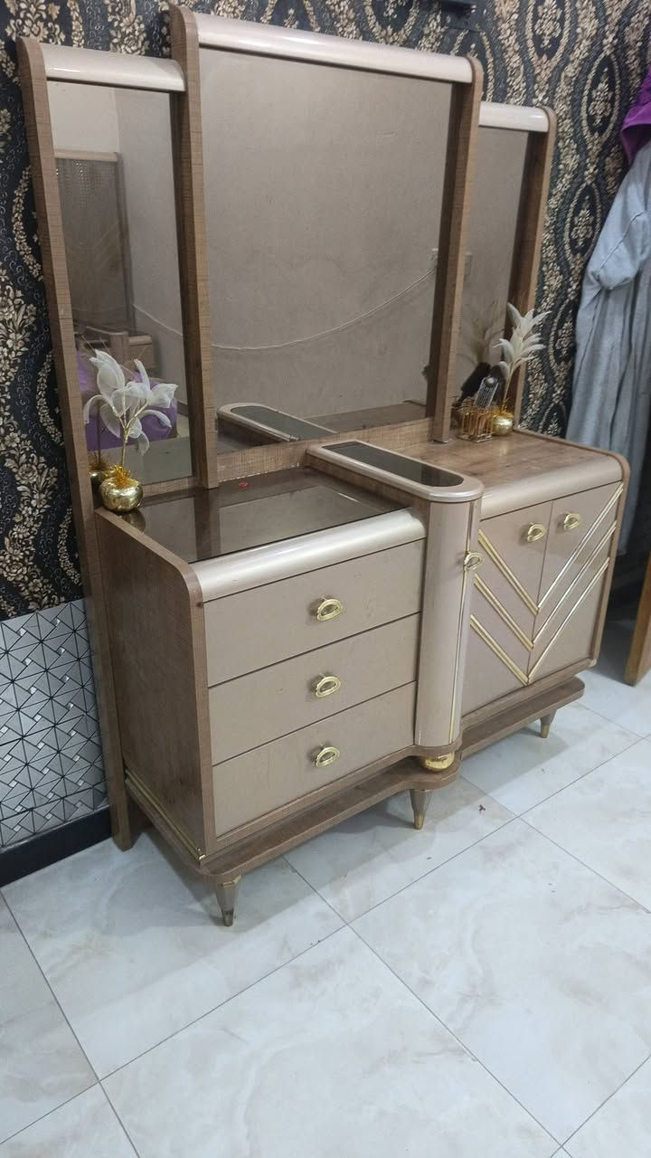 سلام عليكم غرفه تركيه اللبيع ضرر قليل قيم وراسلني خاص او اتصال ***********
