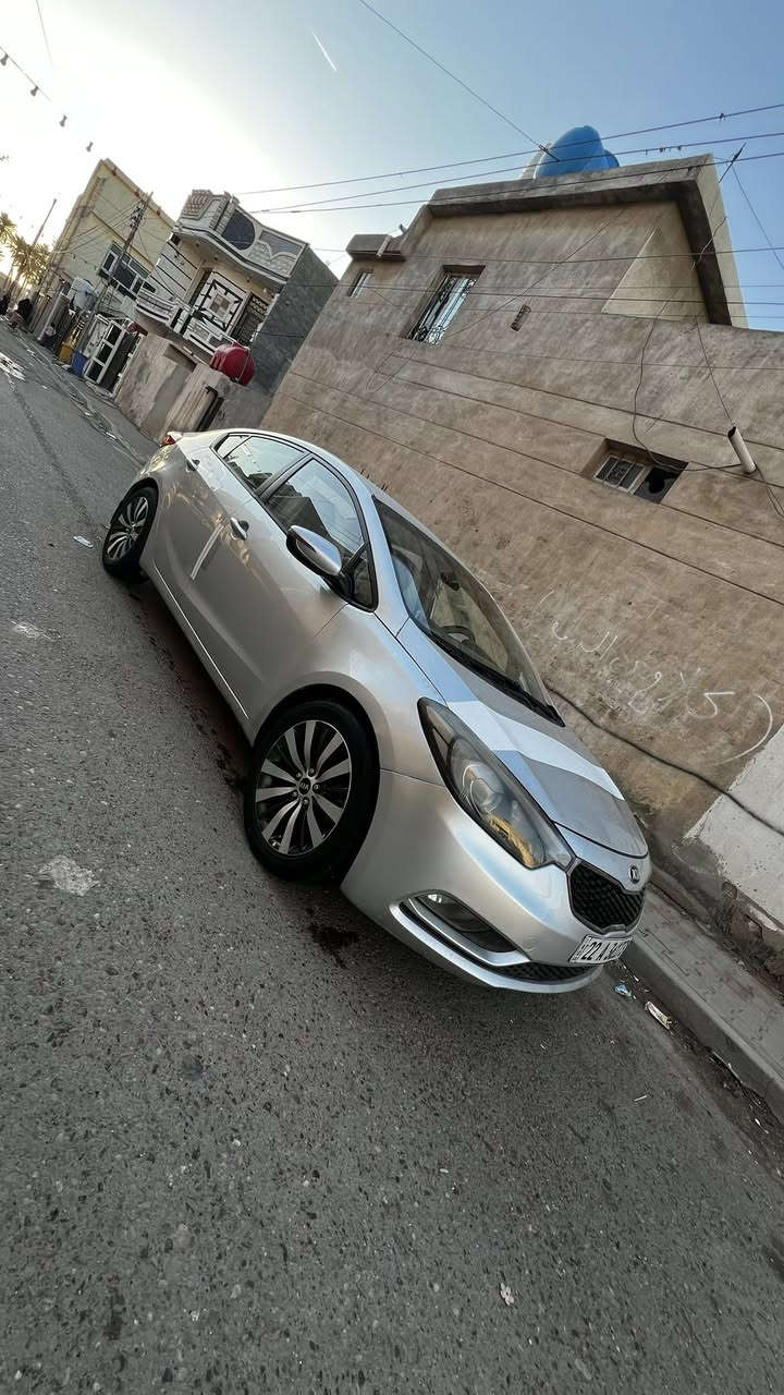 كيا سيراتو 14 خليجي بيه ٤ قطع صبغ بدون دواخل وقطعه مبدله
محرك دوش 
رقم أربيل تحويل مباشر 
السياره كلش حلوه داخله كلش نضيف مامتعوبه سياره 
تخم تاير قبل سبوع شاده 
سعره مناسب ٩٦ وبيه مجال بسيط *********** بي واتس 
مامتواجد فيس 
(((( أترجاك عندك سعر أنطي بل اتصال لاتكسر بسياره ))))
