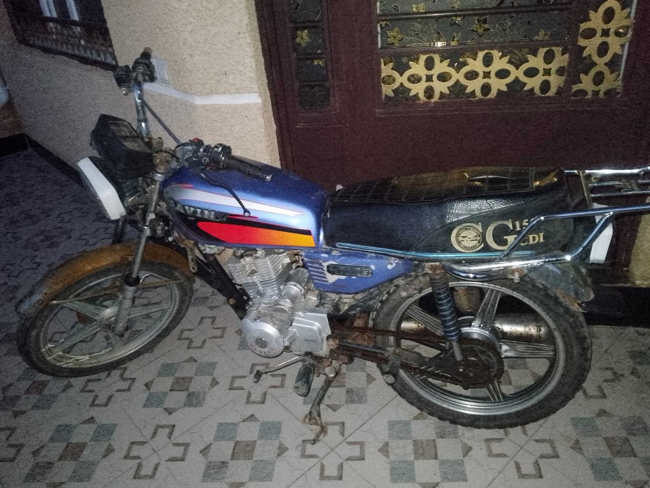 دراجه سيفان موديل ١٩ بدون اوراق مكينه خير من الله. مكاني بعقوبه تقاطع عبدالله بن علي  رقم ***********.غير متواجد عل فيس.  السعر ٢٢٥ وبيهه مجال
