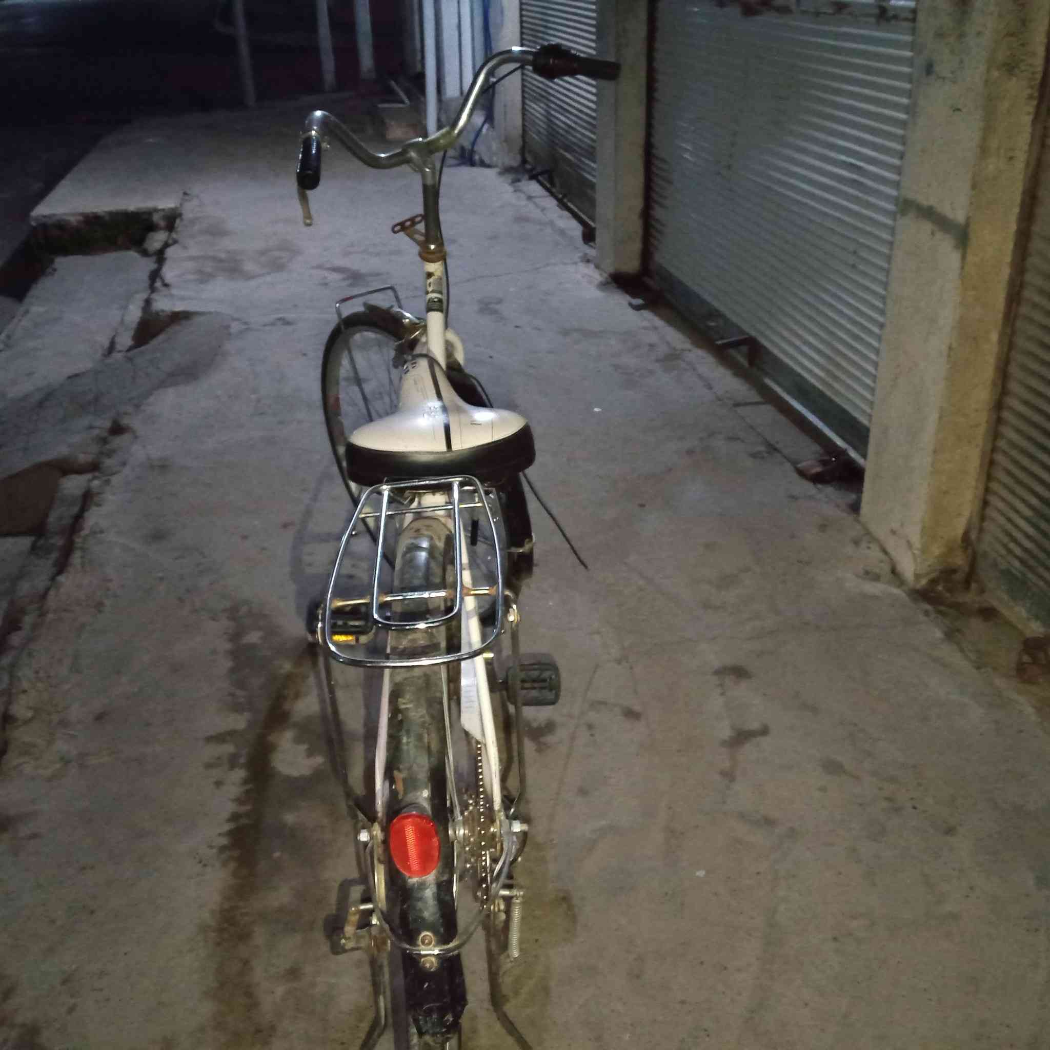 السلام عليكم بايسكل للبيع الحجم 27 الرقم الهاتف‏‪***********‬‏
