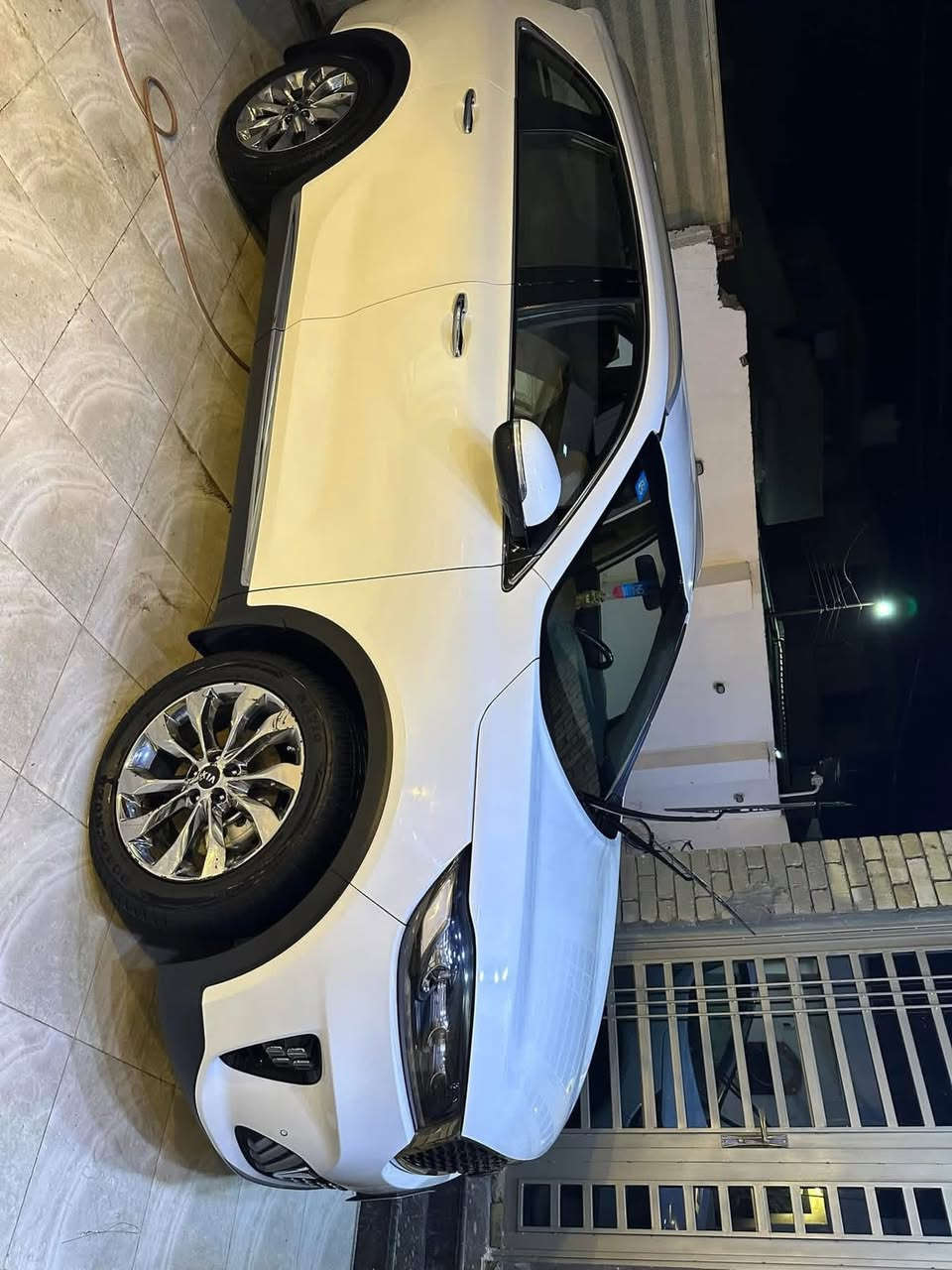 السلام عليكم اخوان سورنتو خليجي موديل ٢٠٢٠ كير مكينه جديد سياره مال بيت ماشيه جوه ال ١٠٠ بغداد السعر ٢٥٥ وبيه مجال ***********
