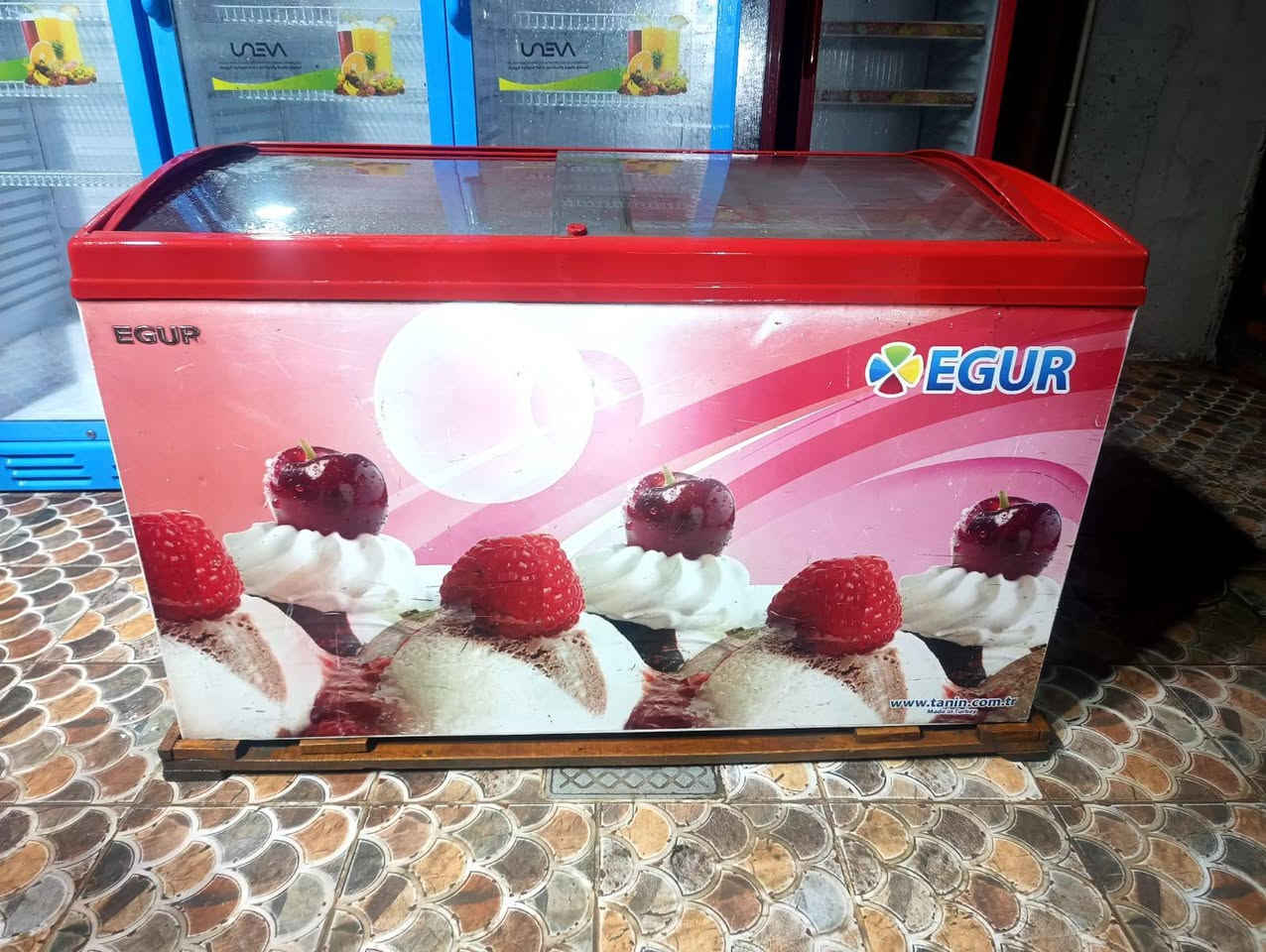 عارضات عمودي وطرحي رفوف جانبي وسطي عنوان حله ابو غرق ***********
