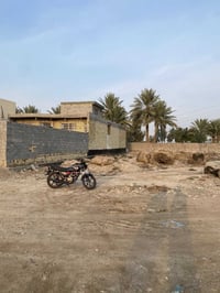 قطعة 400متر سند 25 تبعد عن الشارع العام للعلوية شريفة (ع) 150 متر واجه...