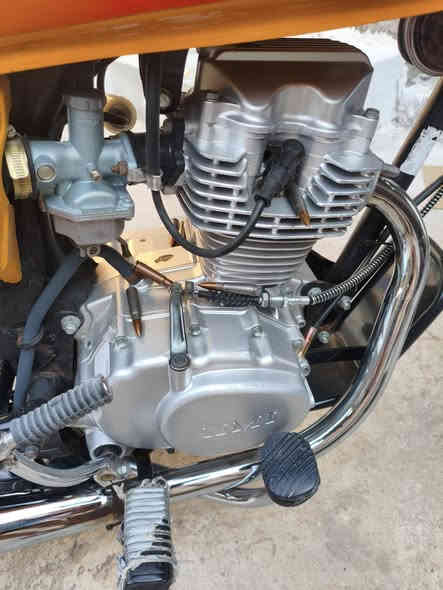 السلام عليكم شباب دراجه نامه شلامجة اصلي من امه للبيع مديل 21 دراجه كفاله عامه كلش ما عده الولفات مبدلات ولباقي كله كفاله الدراجه رقم بصرة وسنويه باسمي مداور ثاني يوم ما اتعبك ابد وهاي نضافتها كدام عينك واي سوال استفسار راسلني واتساب وهاذه رقمي ***********
ولو ما محتاج ما ابيع والله السعر مليون و850 الف وبيها مجال للطيبين
