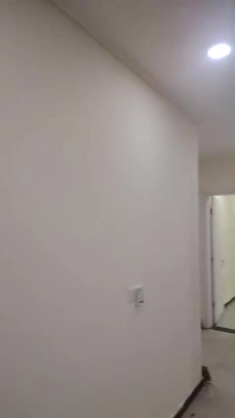 شقة للإيجار – مجمع السلام السكني / حي الجهاد
📍 الموقع: مجمع السلام السكني – حي الجهاد
📐 المساحة: 134 م²
🏢 ركنية – بناية A3

تتكون من:

* 3 غرف نوم
* صالة واسعة
* مطبخ
* حمام

💰 الإيجار الشهري: 750,000 دينار عراقي.  

📞 للاستفسار والتواصل ***********
