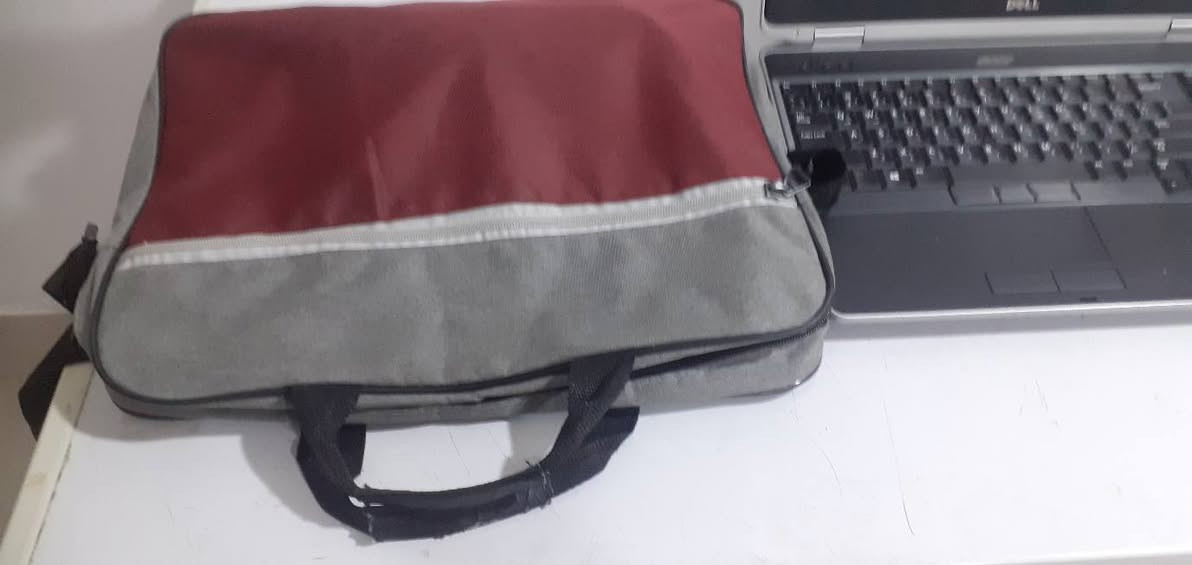 حاسبة DELL ثلاث منافذ يوأسبي منفذ قرص 
جيل الرابع وندوز 7   CORE i5 لدراسة والألعاب الخفيفة
باتر ليثيوم 4 ساعات للشحنة الكاملة
مكان واسط 
رقم ***********
