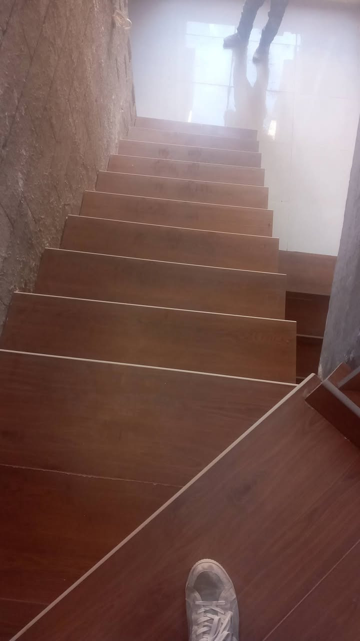 صفاف كاشي وبورسلين ارضي شغل هندسي وخبرة 30 عام
جاسم كاشي
***********
