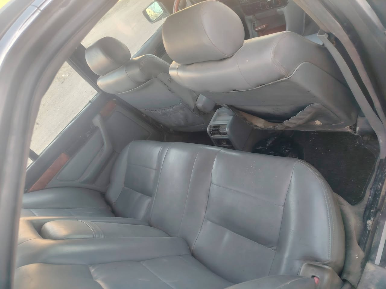 بي ام موديل 92
سعر 50 وبيها مجال
محرك 8
حجم 530
كير ومحرك كفالة ولباقي شوف العين
مكاني صقلاوية 
***********
