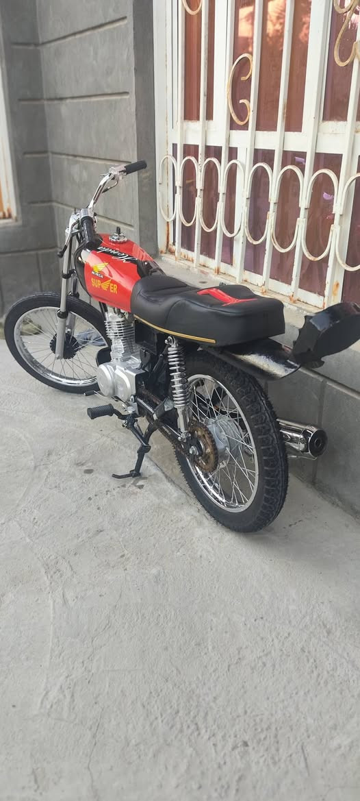 سلام عليكم للبيع دراجه نامه صار 15يوم من معمرها شلامجه 26 الاصلي برغي تجاري ماكو الدراجه ادوات ادوات الدراجه انضف من البصوره مكاني بصره قضاء المدينه شراي نتصل ***********
