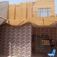 دار للبيع مساحه 200متر موقع الدار حي الفرات شارع الجامع العقيله زينب ع...