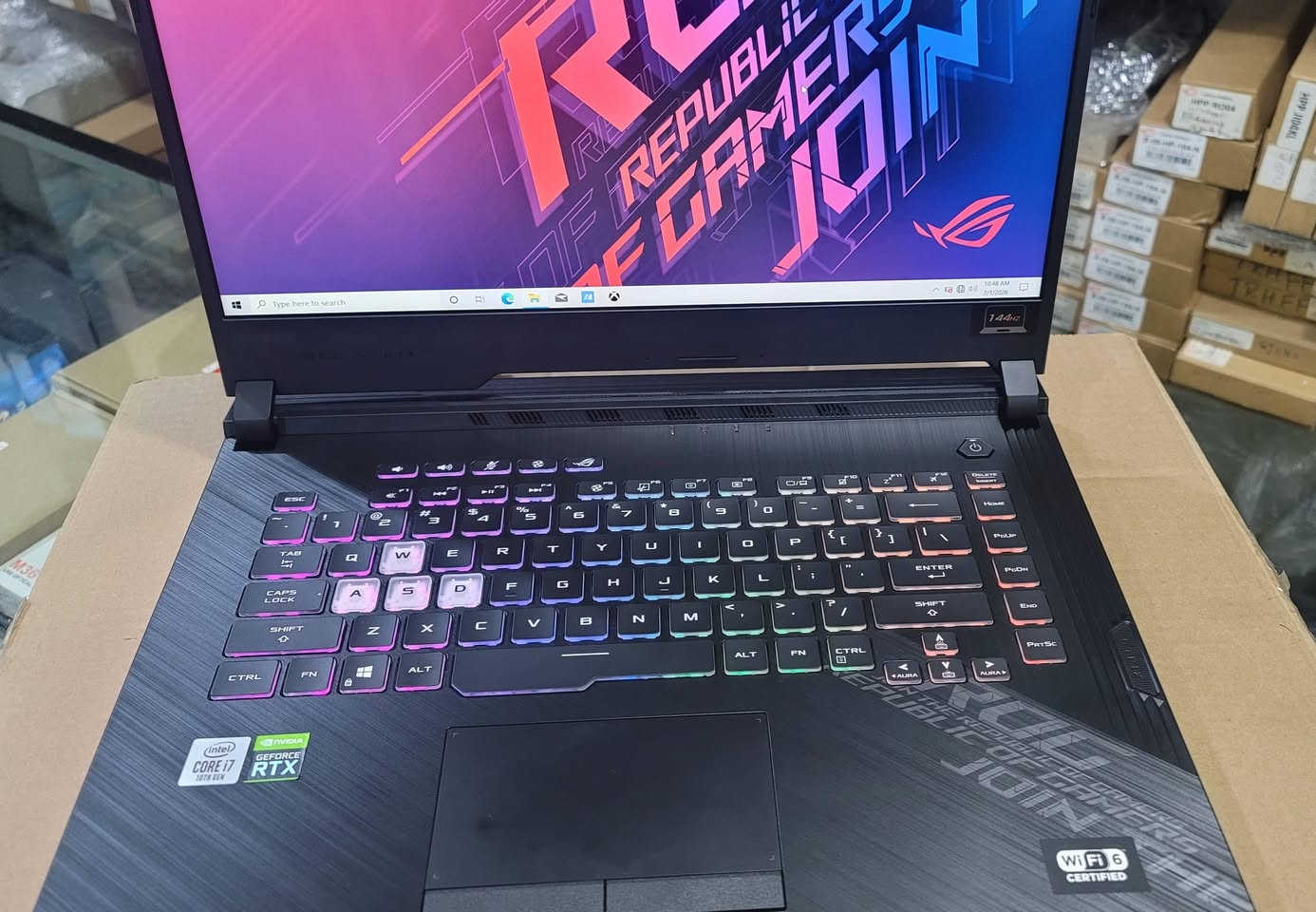 🔥³⁷⁹ASUS ROG Strix G15🔥 
🔥🔥وحش الألعاب وصل! 🔥🔥 
تملك القوة المطلقة مع **ASUS ROG Strix G15**. هذا ليس مجرد لابتوب، إنه سلاحك السري للسيطرة على الألعاب وبرامج التصميم الثقيلة.
🚀 **أبرز المميزات:**
 * **أداء جبار:** معالج i7 (جيل 10) + كرت RTX 2070 (8GB)؛ يعني لا حدود لقوة جهازك.
 * **سلاسة خيالية:** رامات 16GB، لتشغل كل شيء في وقت واحد بدون أي تعليق.
 * **سرعة البرق:** تخزين 512GB SSD، افتح جهازك وبرامجك في ثوانٍ.
**السعر مغرٍ والأداء خيالي.. لا تدع الفرصة تفوتك!**
[$890] |للتواصل [772924110]


**إذا كنت صاحب هذا الإعلان وتريد حذفه لأي سبب، رجاءا أرسل رسالة إلى الدعم الفني**
