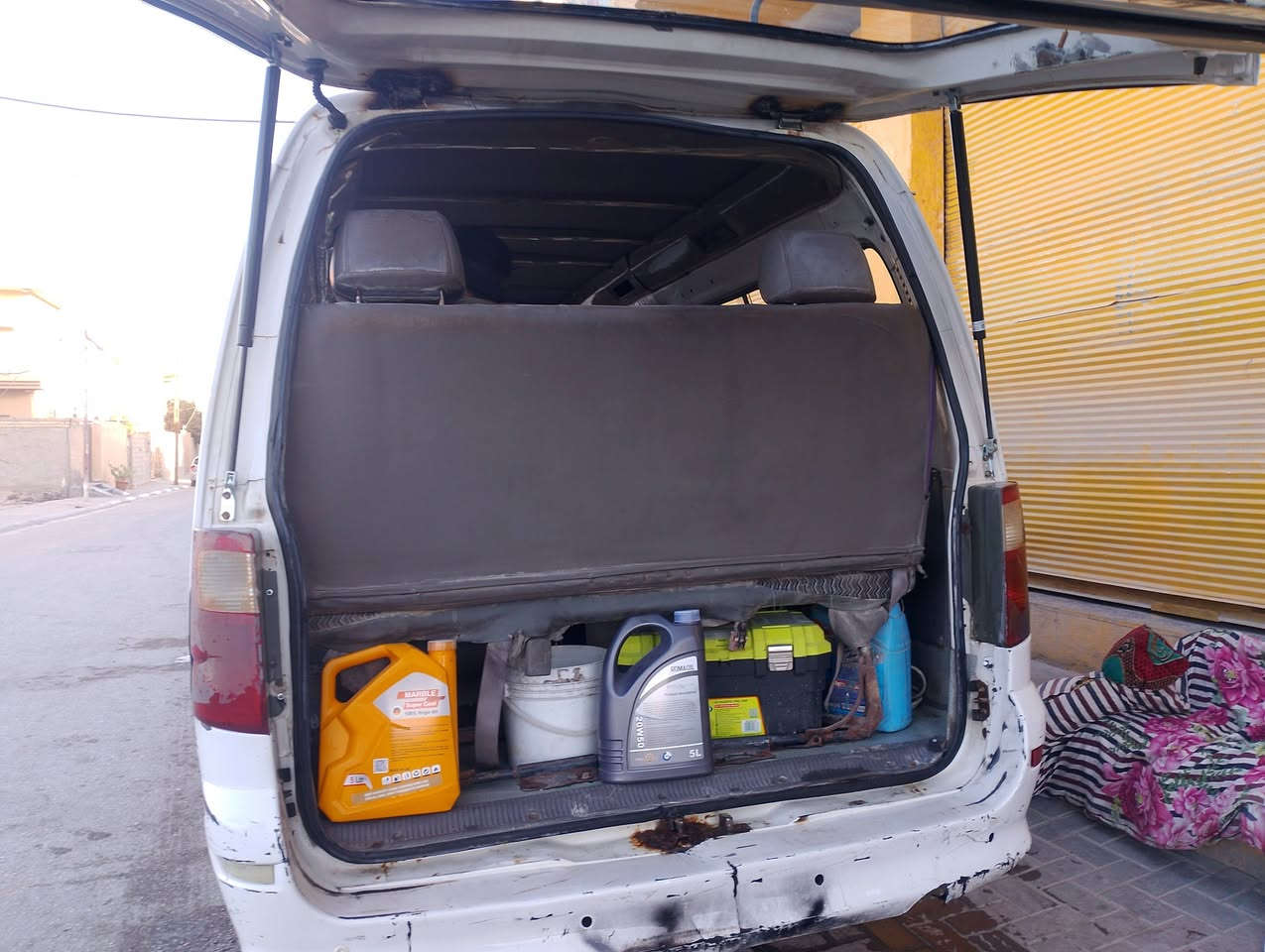 السلام عليكم فتون 2014 سياره حره للبيع والشراي يجي خاص سياره جير مكينه واكسن وكاعيه وكشن مكفوله***********
