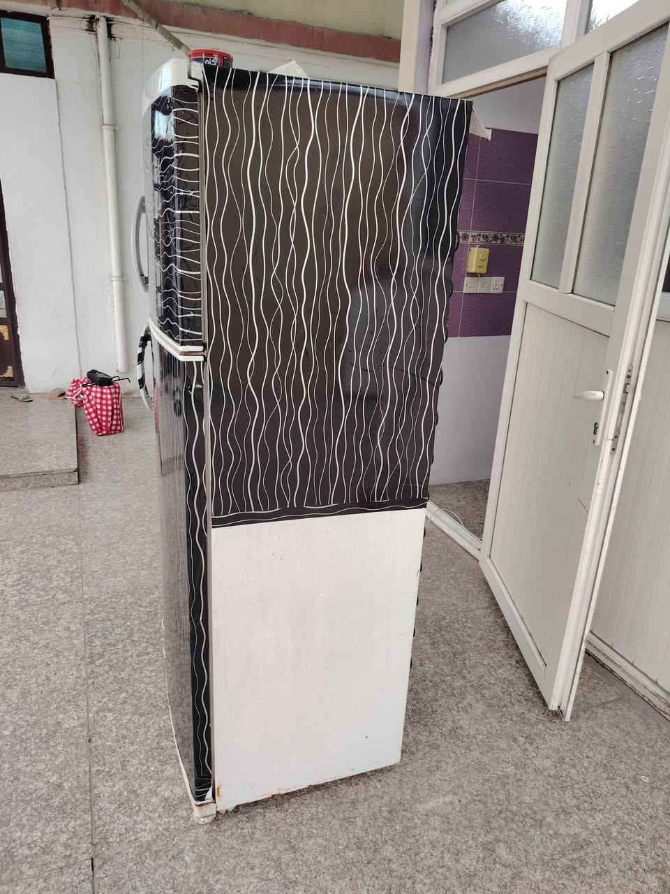 ثلاجه نوعيه قديمه باب اول 18 قدم نظيفه
كانت شغاله كلشي ما بيها
وهسه طفت ما تشتغل..؟
اابيعك علئ وضعيتها فحم
مكاني الايسر حي التاميم
***********
ادفع سعر او خابرني او راسلني
