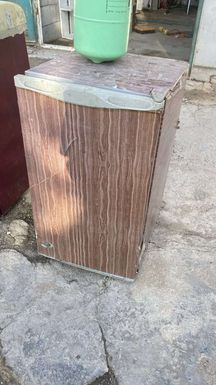 ثلاجات للبيع شرط التجميد  للبيع
عنواني رئاسة العبيدي قرب شارع200هاتف***********
