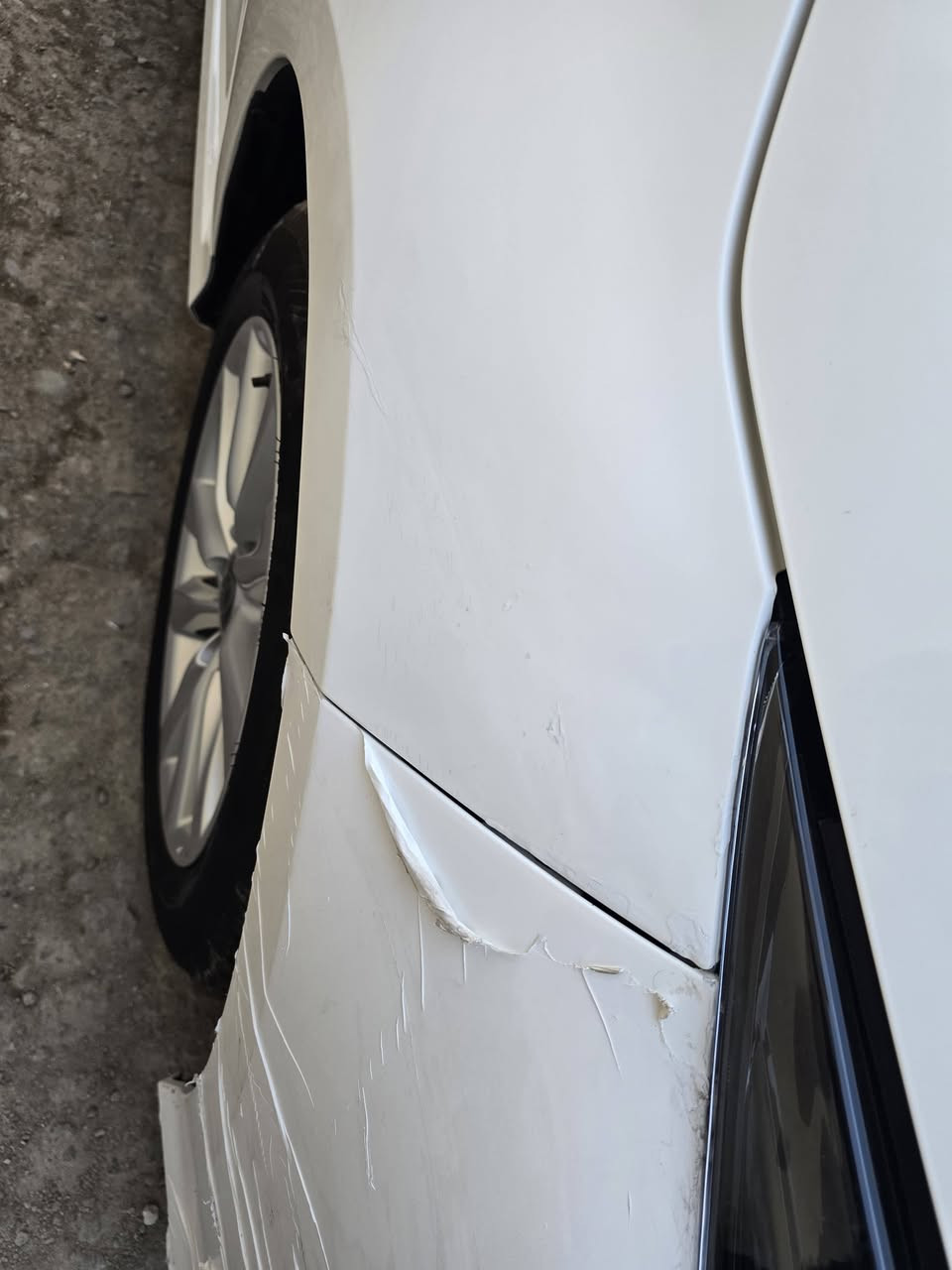 السلام عليكم كورلا هايبرد صيني مديل 2025 سياره كلش حلوة ارضيه مدوشمه كاعيات الأصليات كير مكينه فول السيارة ماشيه 11 الف
ميحتاج اكتب تفاصيل بعد انتم تعرفون هاند بريك بصمه وهسوالف السيارة بيها ضربات بدعاميه الأماميه وزلوق بلدعاميه الخلفيه الجاملق جهه اليمنى بيه بارد 4 اصابع  القماره بيها خسفه بسيطه اي واحد يكدر يرجعه السبير ما نازل ولا مشدود ع سيارة  وبيها زلق بصندوق الخلفي يعني مثل الطعجه ترجع  بارد السيارة الشكل الخليجي سيارة خير من الله لو ما معتاز ما ابيع ولياخذها بالعافيه عليه هاي الصور مثل ما موضح بيها ولمذكور رقم تلفوني *********** السعر 160 وبيها مجال اذا عجبتك اتصل وذا ما تعجبك لو غاليه عليك تولي لا تعلق ولا اطيح من سعرها وشكرآمكاني بصرة كرمه علي
