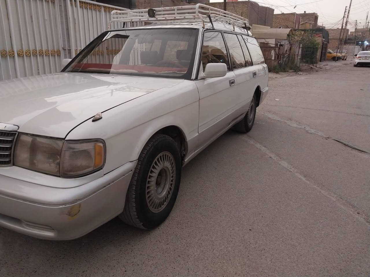 اخواني السلام عليكم سياره كراون موديل 95 معموره اوفر هول سياره حلوه وجده نظيفه كير ومكينه مقفولات سياره باسمي سنويه مجددا سياره جاهزه بدون نقص سعر السياره45 ورقه السياره بغداد حاليا موجوده بمنطقه الشعب للتواصل على هذا الرقم ***********      اخوان مكلف بل النشر اي استفسرخابر على الرقم يوجد وات ساب ماسنجر مامتواجد على الفيس
