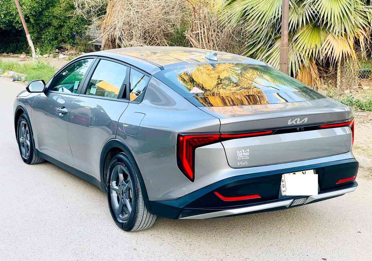 سيارة كيا k4 
موديل٢٠٢٥
ماشية ٤٠٠٠ 
حادثهة الباب الخلفي مبدل بلادي باصلي مصبوغ واكو طعجه بالجاملغ جزء منه -اكو شخوط بالباب الامامي 
السياره بدون اير باك  مكفول
بجم كبس مكفول الخلف كبس مكفول
السياره مابيهه تعطجه مابيهه صبغ مكفول رصعات كلشي مكفول لايتات بلادي 
رقمهه اربيل تريد تحويل تريد وكاله مكان السياره بغداد اليرموك
***********
